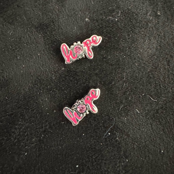 Origami Owl Pink 'Hope' charm - Picture 1 of 1